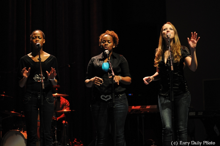 Evry Daily Photo - Telethon Evry 2010 - Concert Evry University Gospel - large - 5244045918.jpg